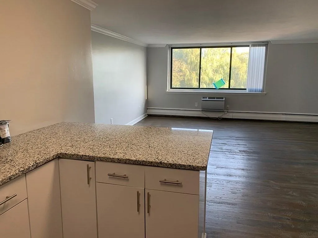 2 bed, 800 sqft, $3,800 — Photo 1