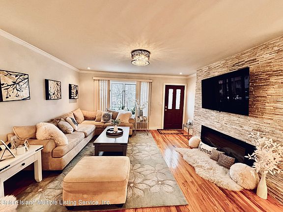 4th image of 523 Naughton Ave