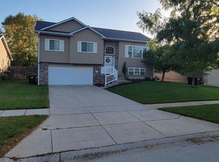 8030 S 17th St, Lincoln, NE 68512