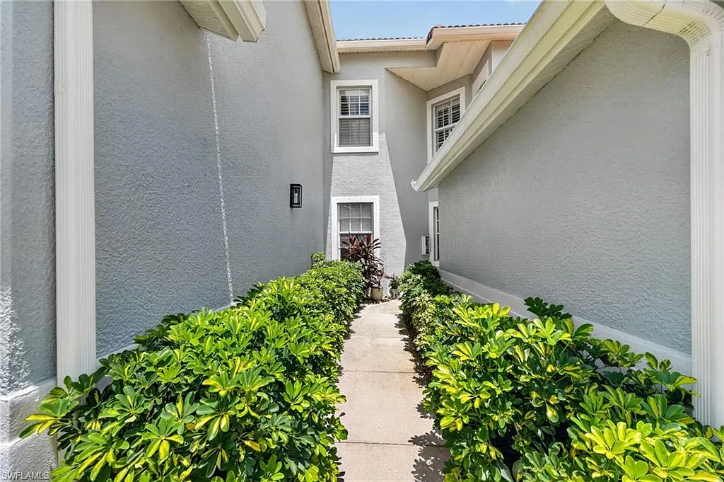 2 bed, 2.0 bath, 1378 sqft, $5,500 — Photo 4