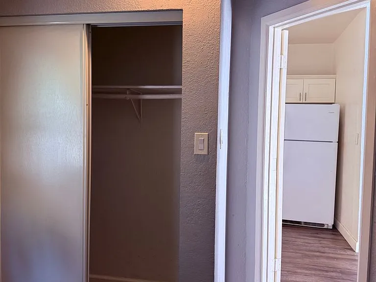 1033 Hoffman Ave — Photo 12