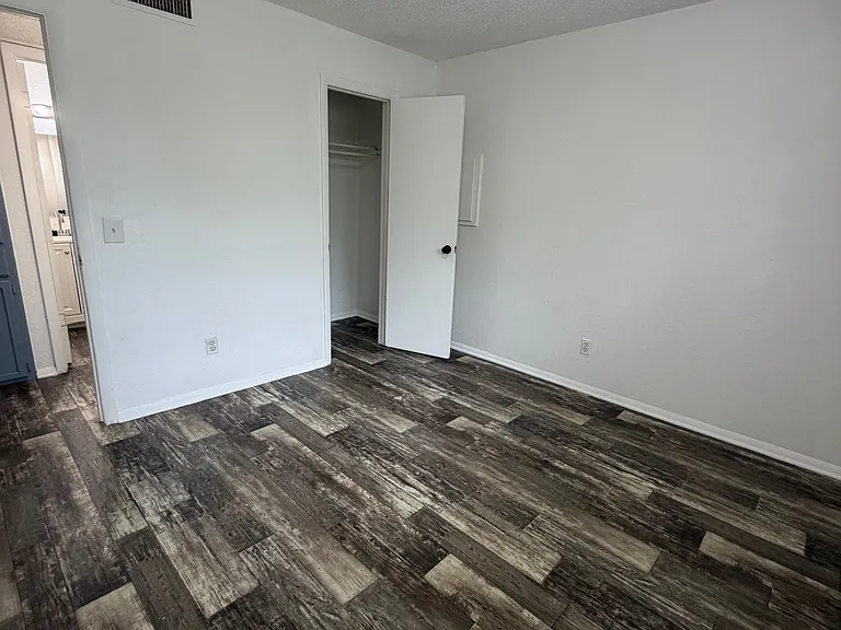Mirador Apartments — Photo 3