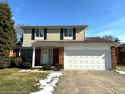 301 Meadowlake Rd, Canton, MI, 48188