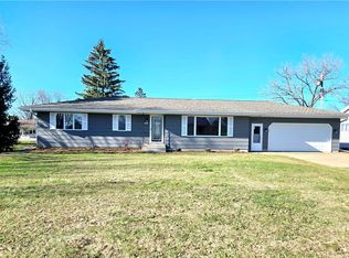35913 Maple St, Independence, WI 54747