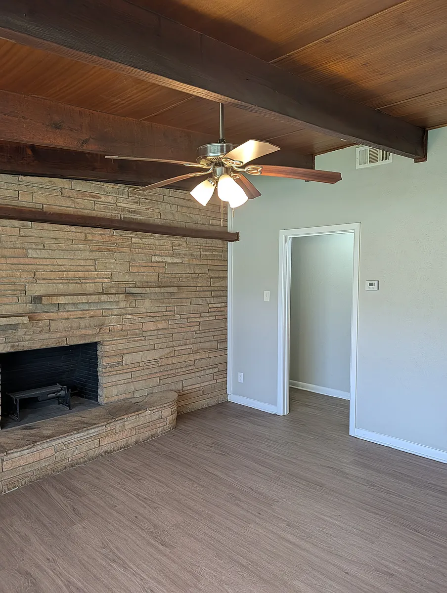 Building Photo - 2344 Linda Ln