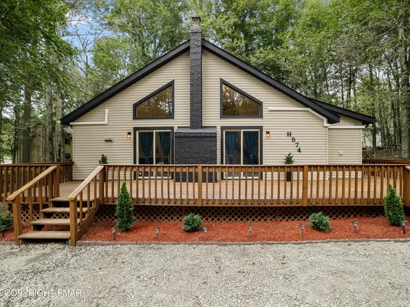 8830 Cloudcrest Dr, Tobyhanna, PA 18466