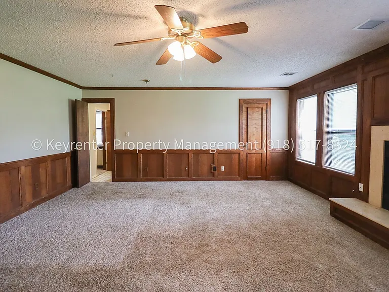 1426 E 32nd Pl — Photo 27