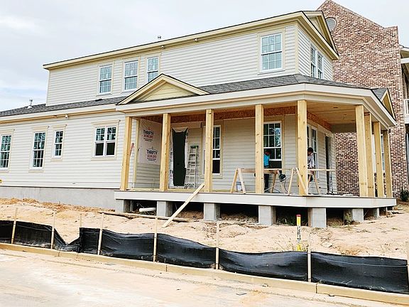 4th image of 112 Cincinnatus Blvd