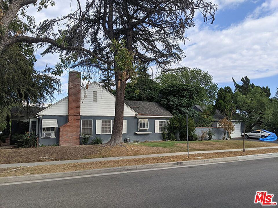 1st image of 1418 W Oak St