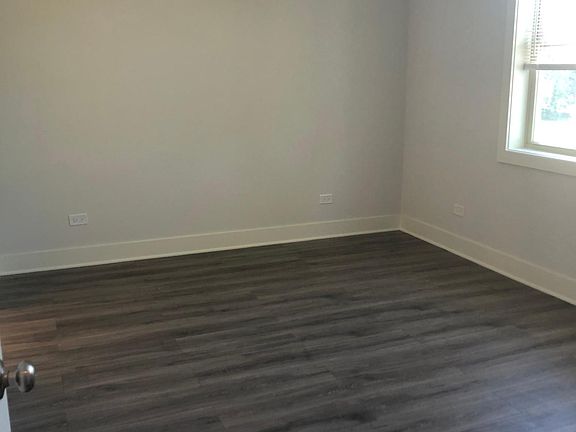 2nd image of 6632 S Kenwood Ave #M