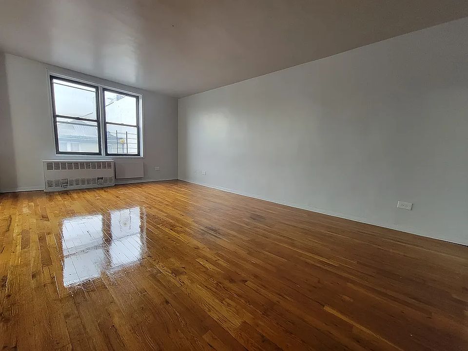 2nd image of 450 Rockaway Pkwy APT 7A
