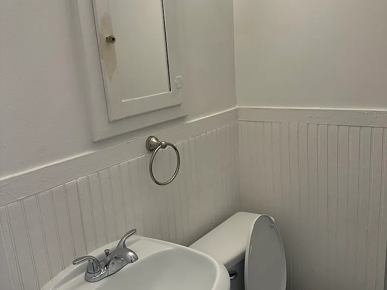 331 Commercial St #4 — Photo 6