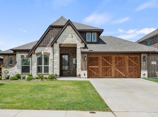 233 Resting Place Rd, Waxahachie, TX 75165