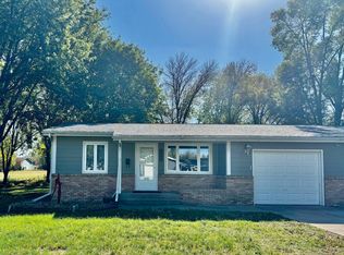 1545 Sayles Dr, Jackson, MN 56143