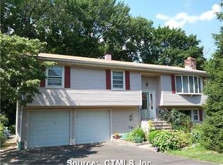 60 Cutspring Cir, Stratford, CT 06614