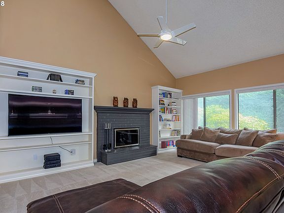 4th image of 3615 NE 83rd Ave