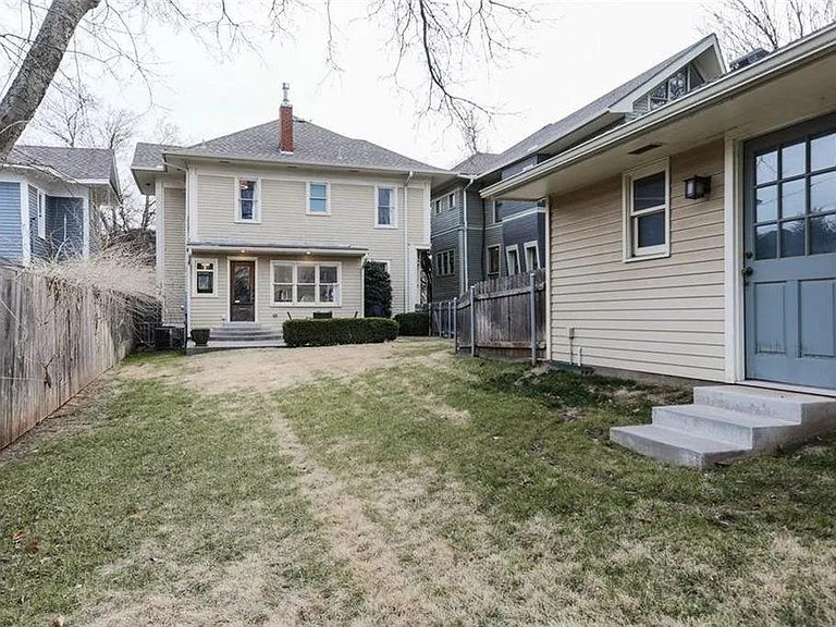 615 NW 16th St — Photo 32