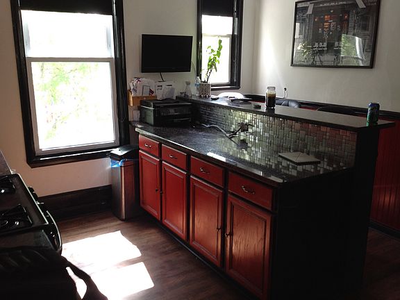 5th image of 3220 W Wellington Ave