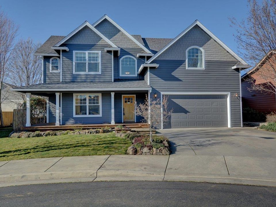 2nd image of 16 Meadowfield Cir