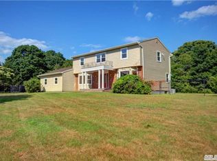 4 Doti Ct, Huntington, NY 11743