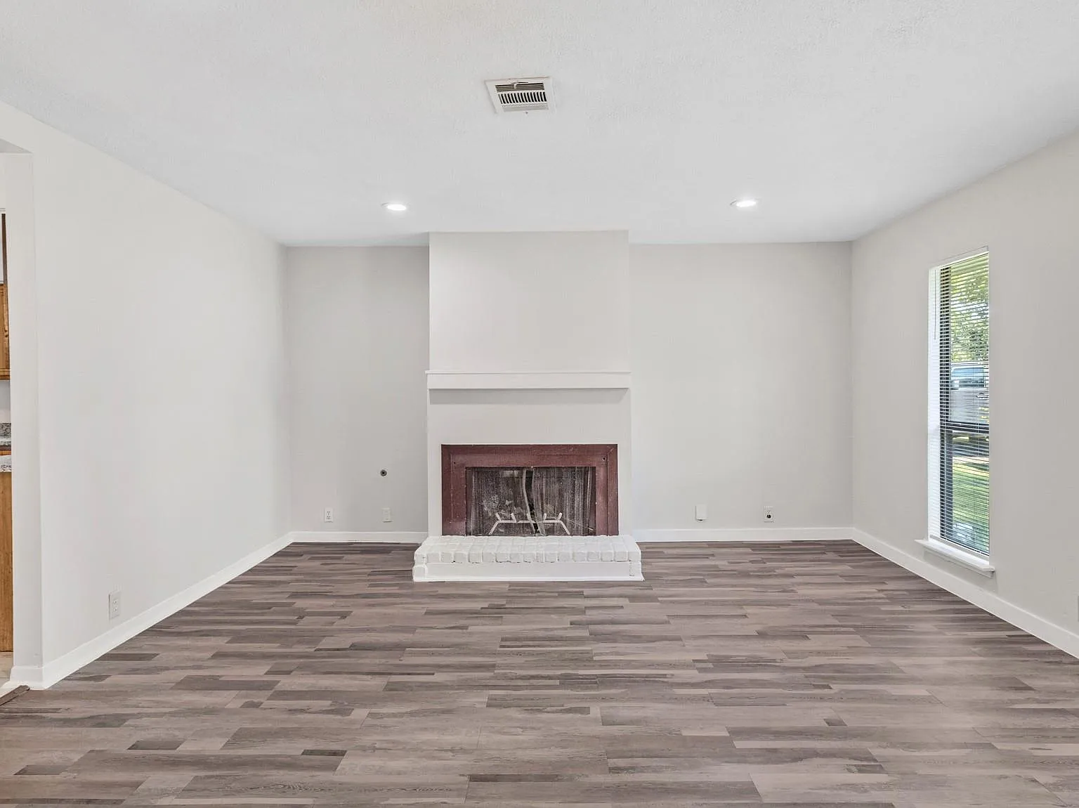 3 bed, 2.0 bath, 1184 sqft, $1,675 — Photo 4