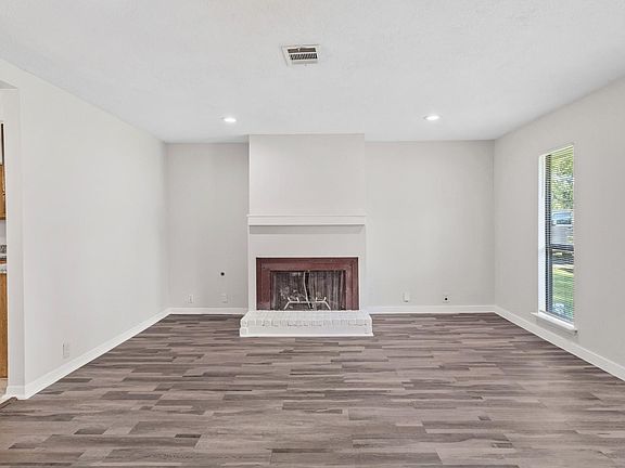 4th image of 7009 Sprague Ave