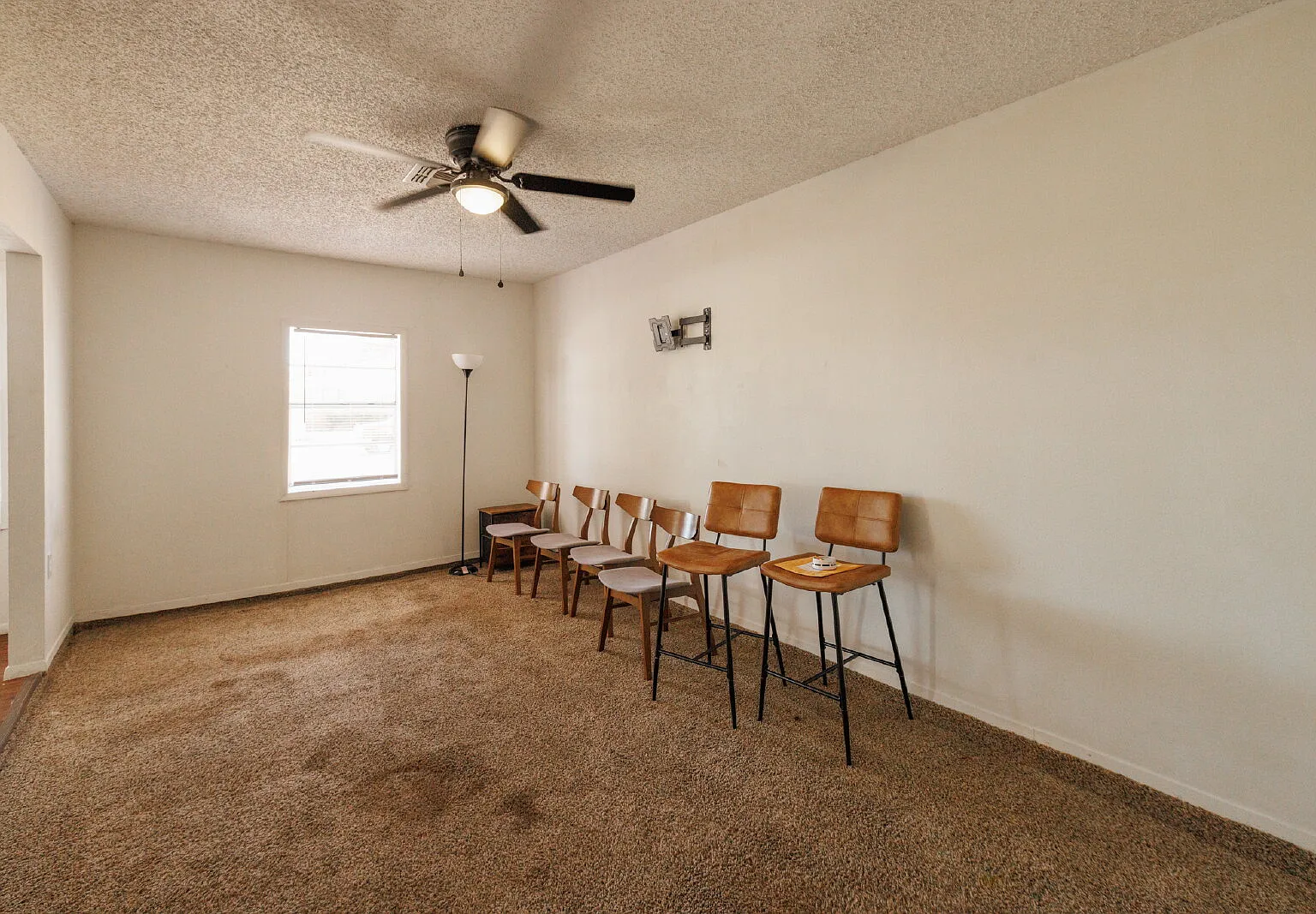 4 bed, 2.0 bath, $1,800 — Photo 3