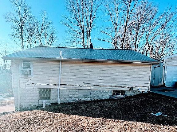3rd image of 7502 Sarpy Ave