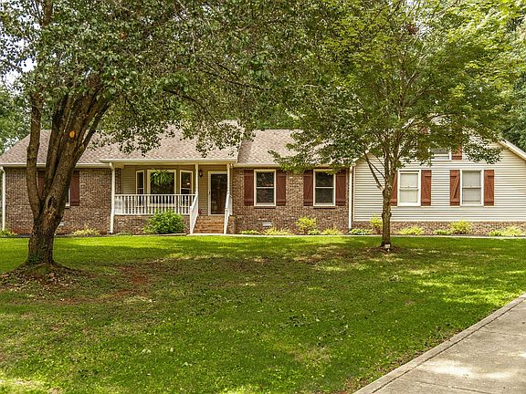 3rd image of 205 Overlook Ct