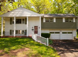 40 Greenfield Dr, South Windsor, CT 06074