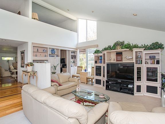2nd image of 4775 Redbrook Ct