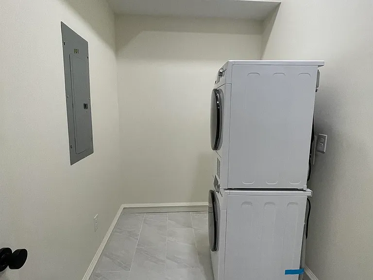 1005 Madison Ave — Photo 43