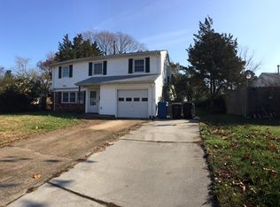 708 Burgesses Ln, Virginia Beach, VA 23452