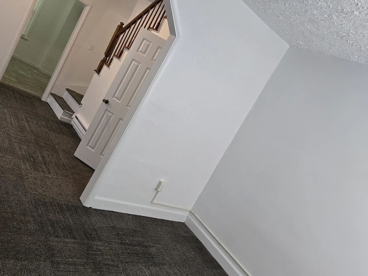 1 bed, 1.5 bath, 997 sqft, $1,350 — Photo 4