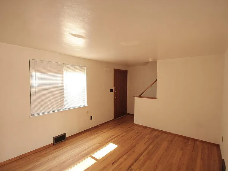 419 Franklin Ave #B — Photo 7