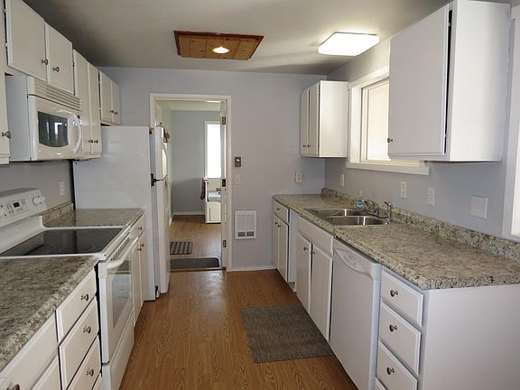 4th image of 1913 NW Marineview Dr