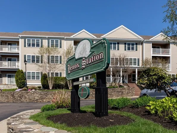 1 Lenox St APT 303, Norwood, MA 02062