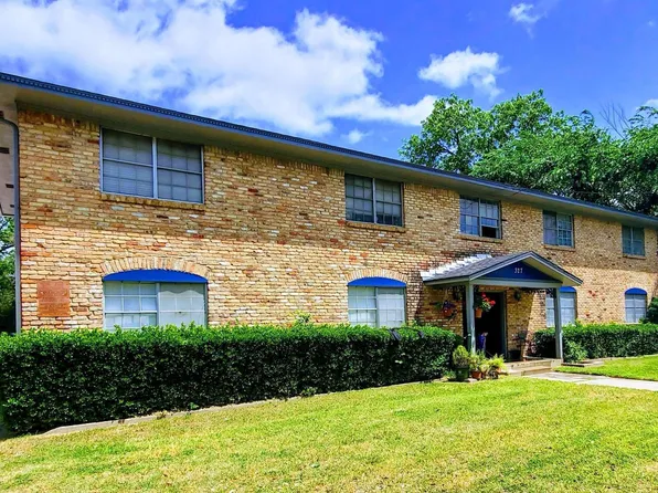 327 Withers St APT 16, Denton, TX 76201