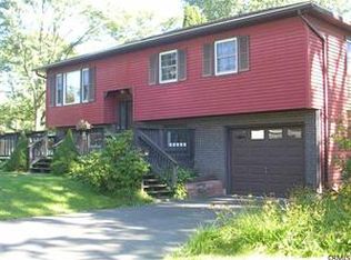 3 Dawn Dr, Glenville, NY 12302