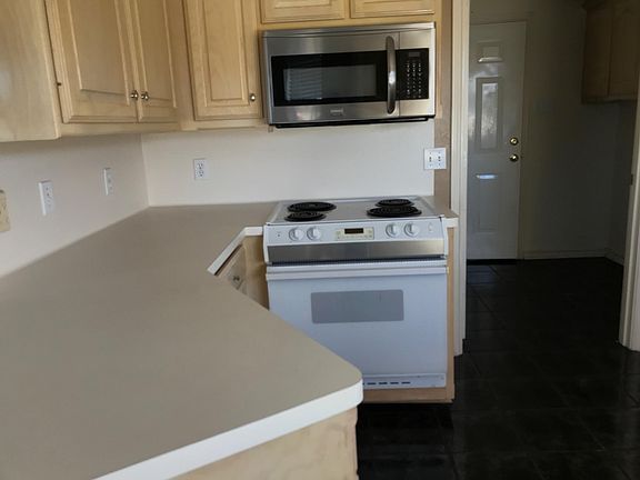 4th image of 105 Courtney Dr
