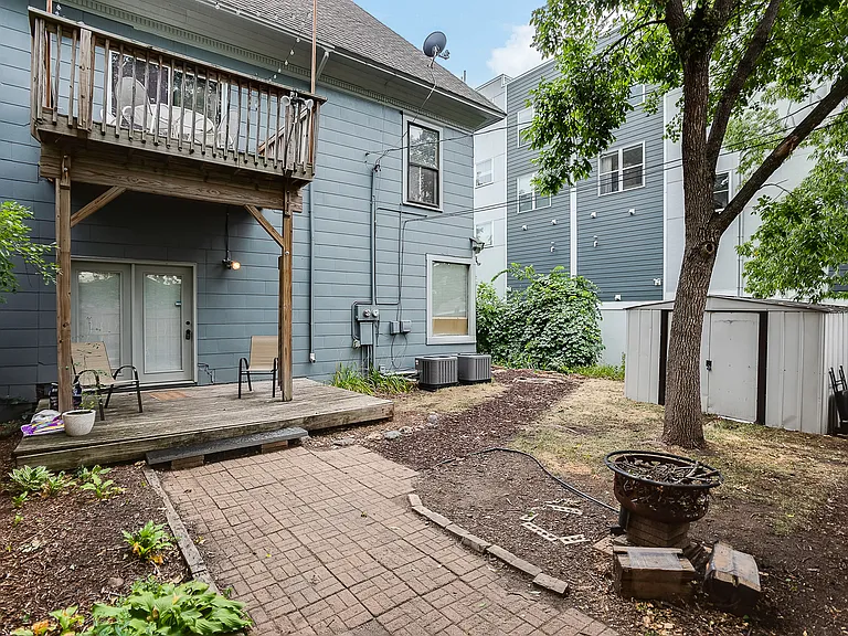 2420 Lyndale Ave S — Photo 21