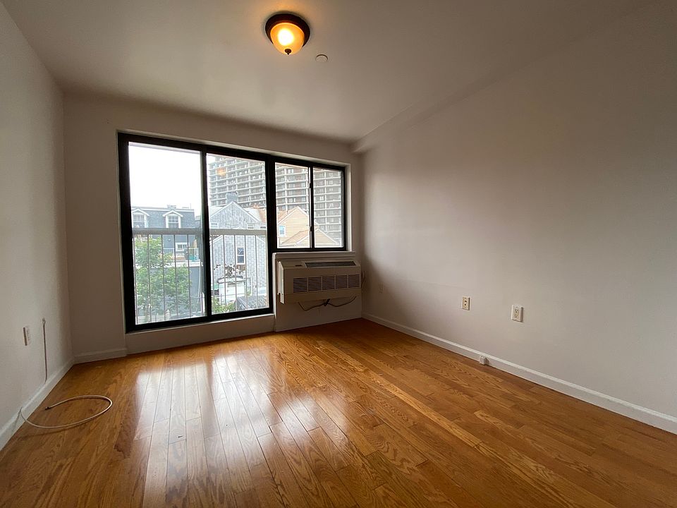 1st image of 2546 14th St APT 3