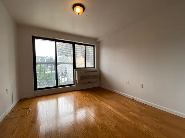 25-46 14th Street image 1 of 11
