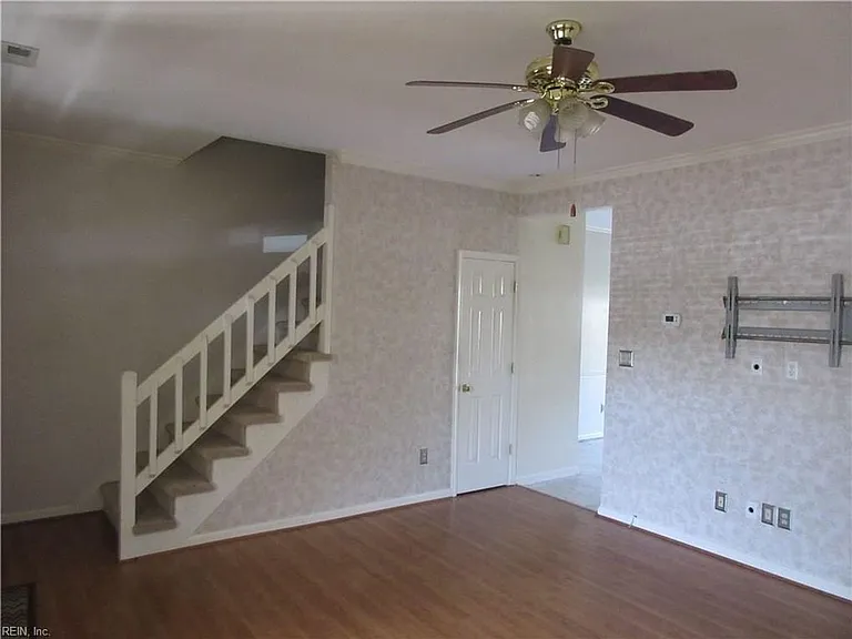 110 Foundry Ct — Photo 15