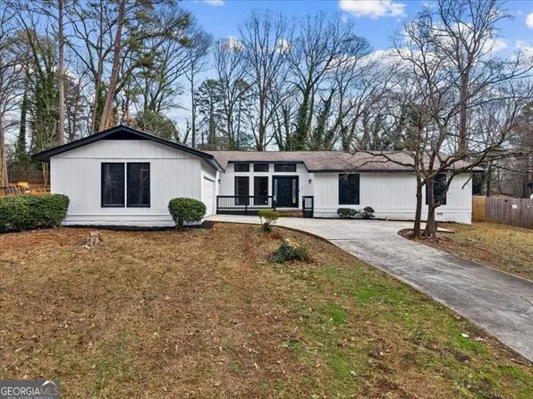 5419 Fieldgreen Dr, Stone Mountain, GA 30088
