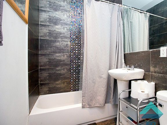 4th image of 247 Troutman St #3H