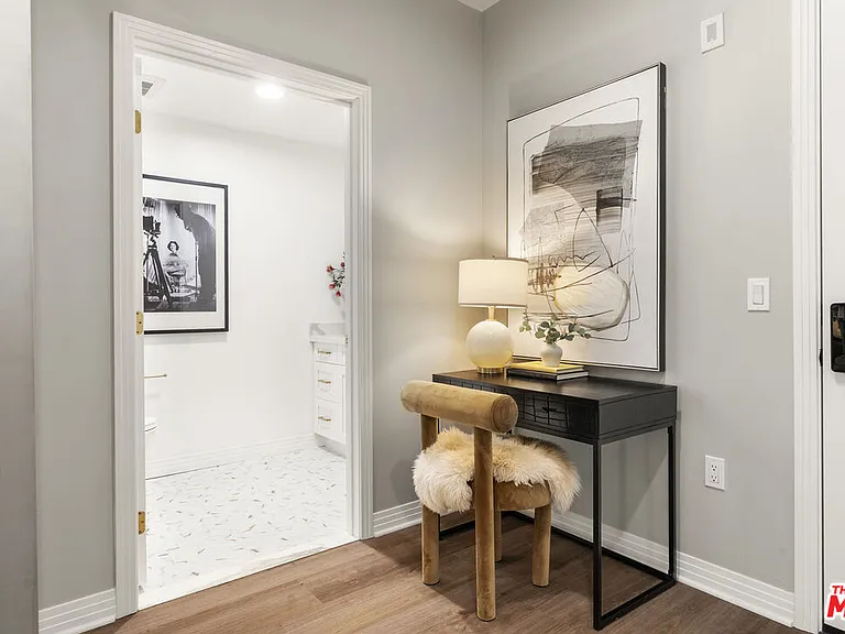 7428 Santa Monica Blvd #202 — Photo 19