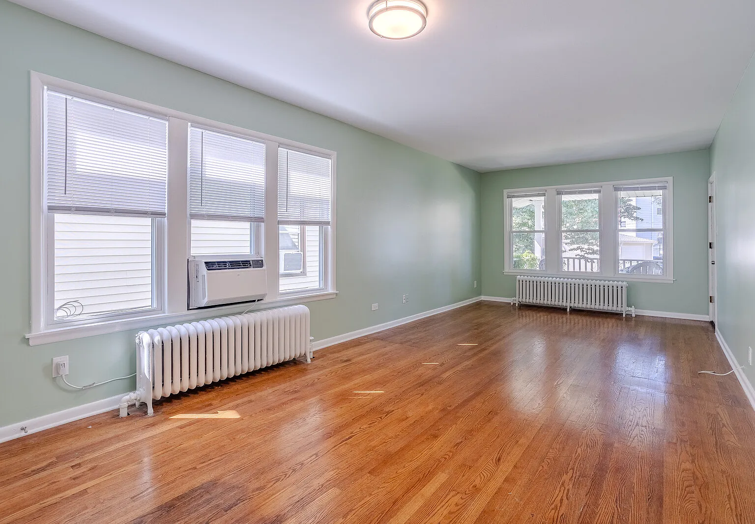 2 bed, 1100 sqft, $2,025 — Photo 4