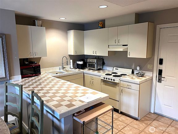 5th image of 1917 Rosario Road #2115