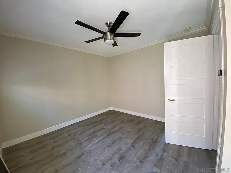 285 S Mollison Ave — Photo 12